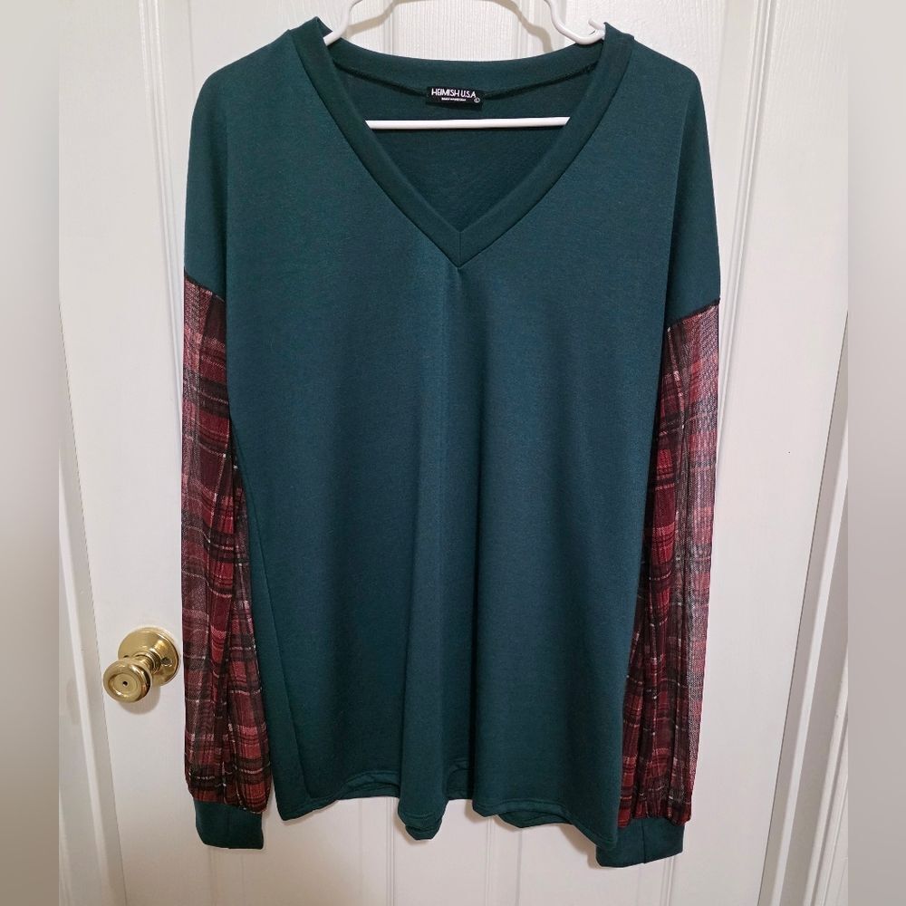 HEIMISH USA Dark Green Top With Sheer Plaid Sleeves. NEW LG
